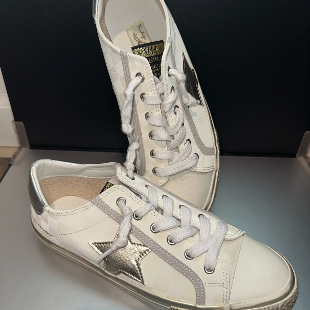 ShuShop White Sneakers with Metallic Silver Star and Checkerboard Pattern